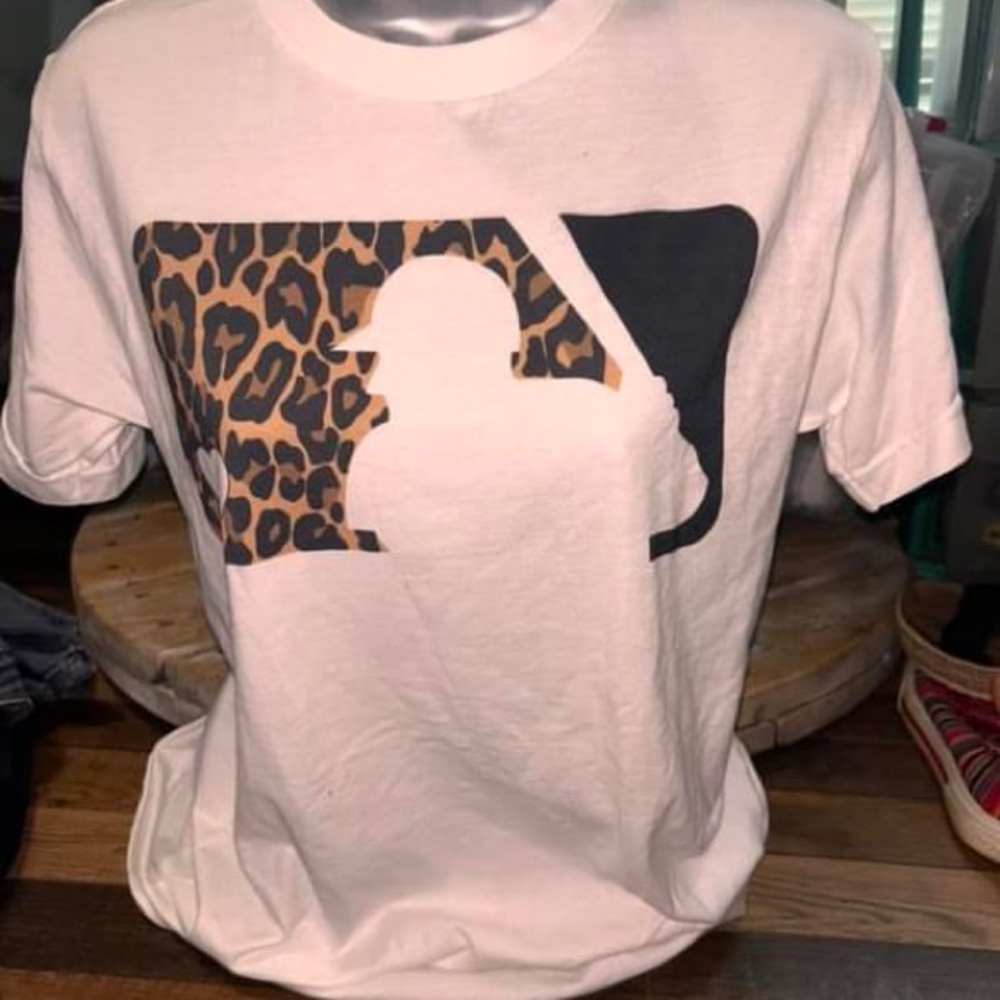 Baseball tee